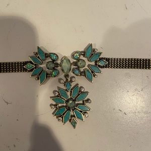 Bad pics but gorgeous perfect condition Kendra Scott choker. Worn once